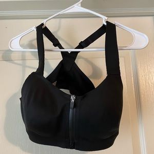 VS knockout front-close sport bra 36
